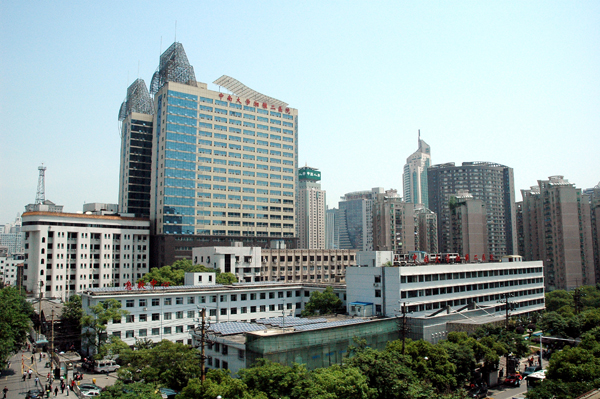 湘雅醫(yī)院不銹鋼風管安裝